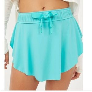 NWT WOMEN'S FREE PEOPLE MOVEMENT ON POINT SKORT size Small
